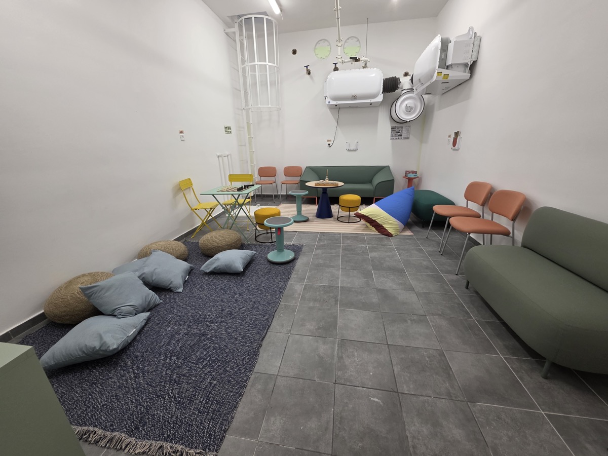 אחרי — הסלון החדש