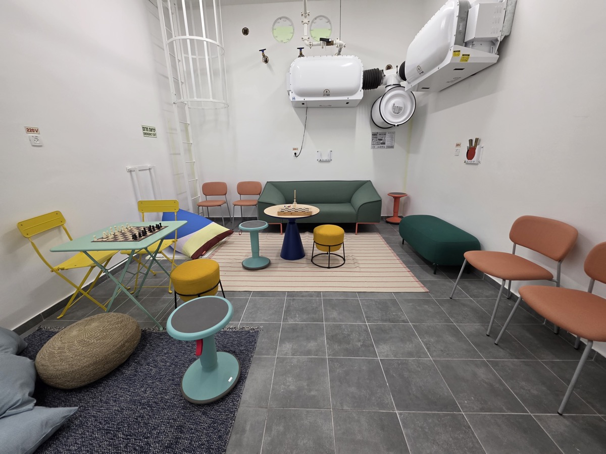 אחרי — מבט נוסף